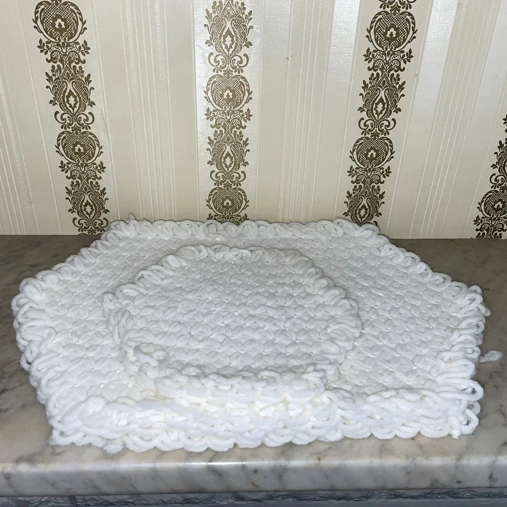 3 Matching Placemats | Snow White Yarn Lap Loom | Two 16